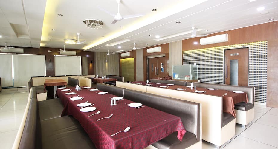 Hotel Safar Palace & Guest House, Ahmedabad 2